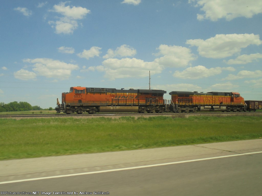 BNSF 6837 + 5067